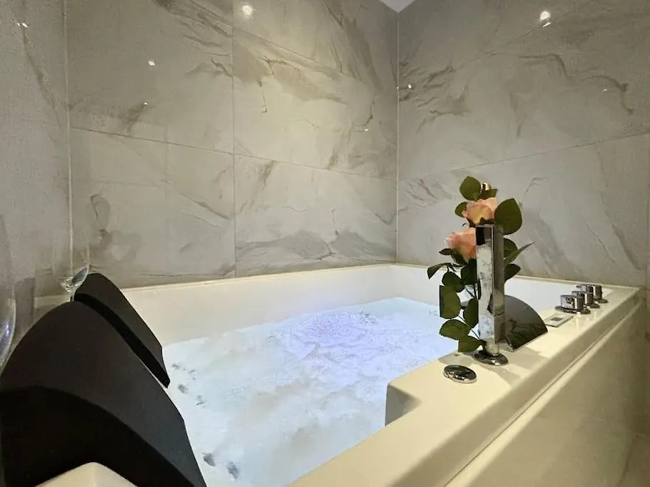 La Bulle Roanne Centre-Ville - Jaccuzi & Clim Fransa